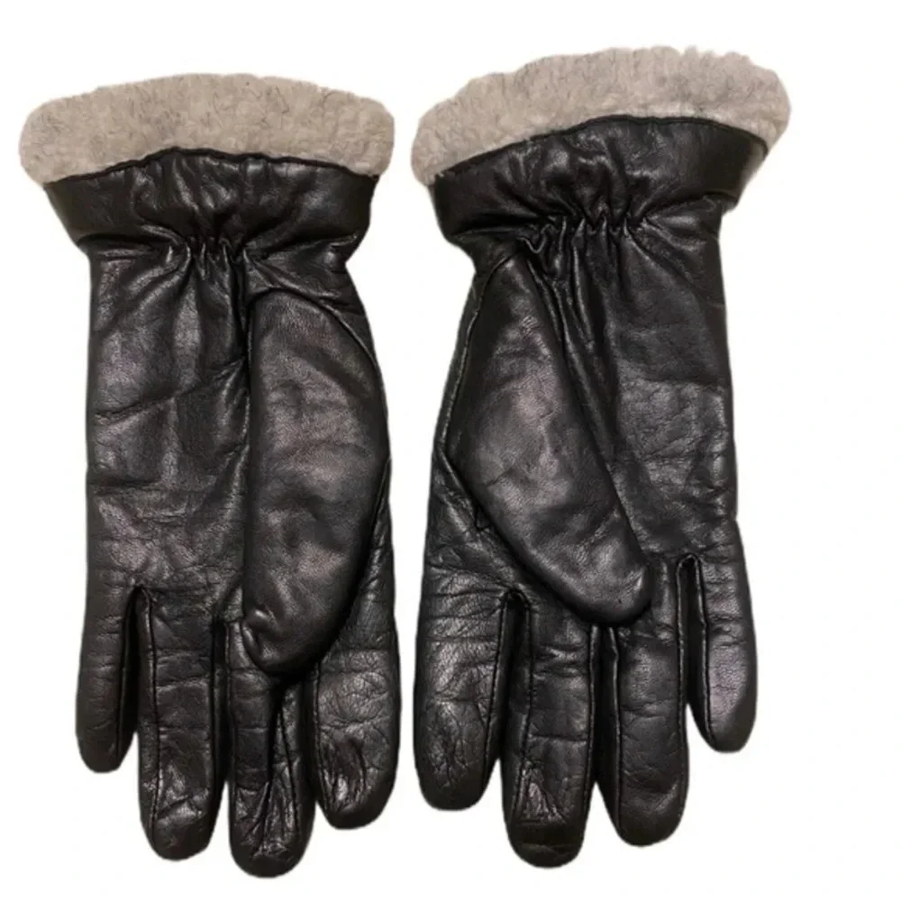 Black leather gloves with olefin lining